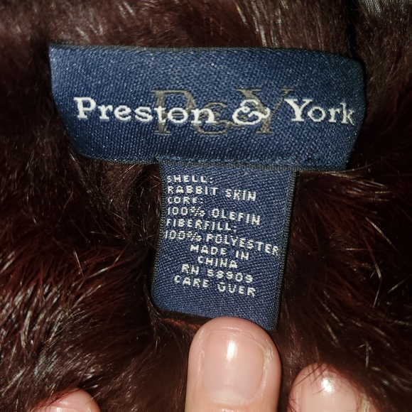 Preston's & York Rabbit Pom Pom Shawl - Picture 2 of 2